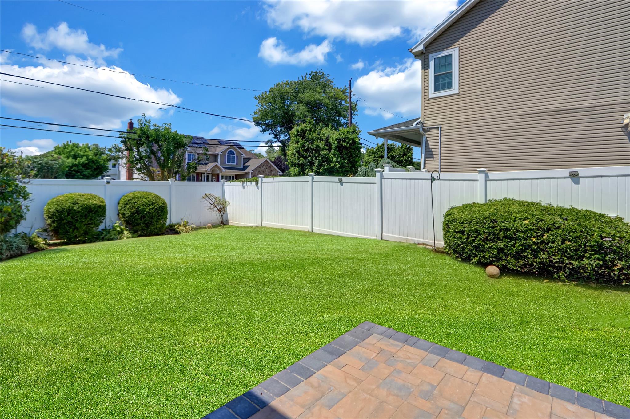 2327 Mattituck Avenue, Seaford, NY 11783