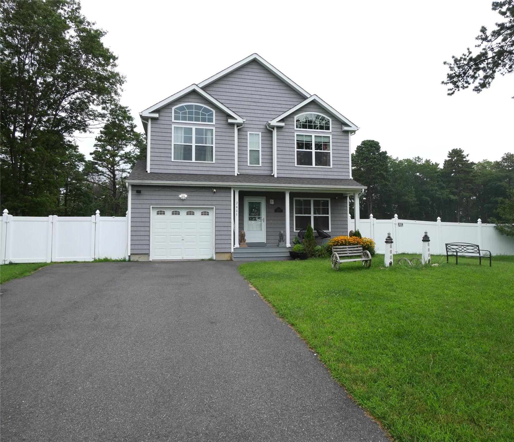 2405 Fire Avenue, Medford, NY 11763