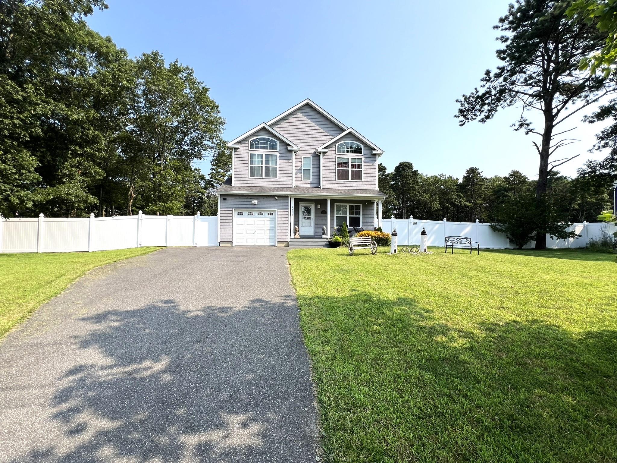 2405 Fire Avenue, Medford, NY 11763