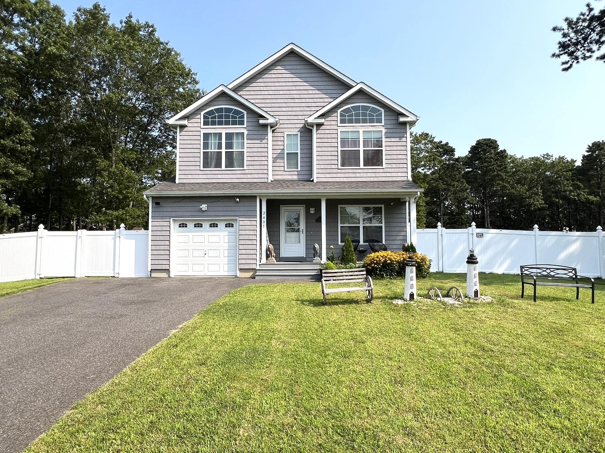 2405 Fire Avenue, Medford, NY 11763