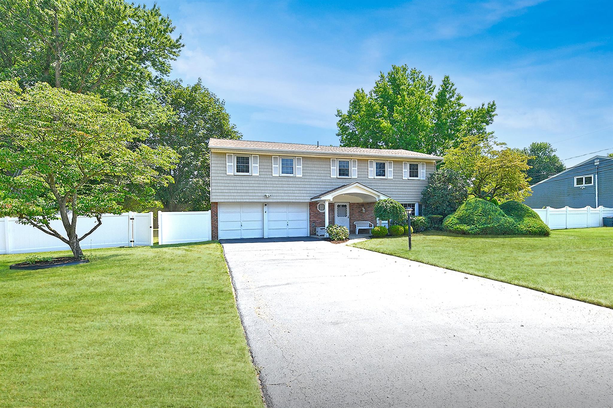 18 Shari Lane, East Northport, NY 11731