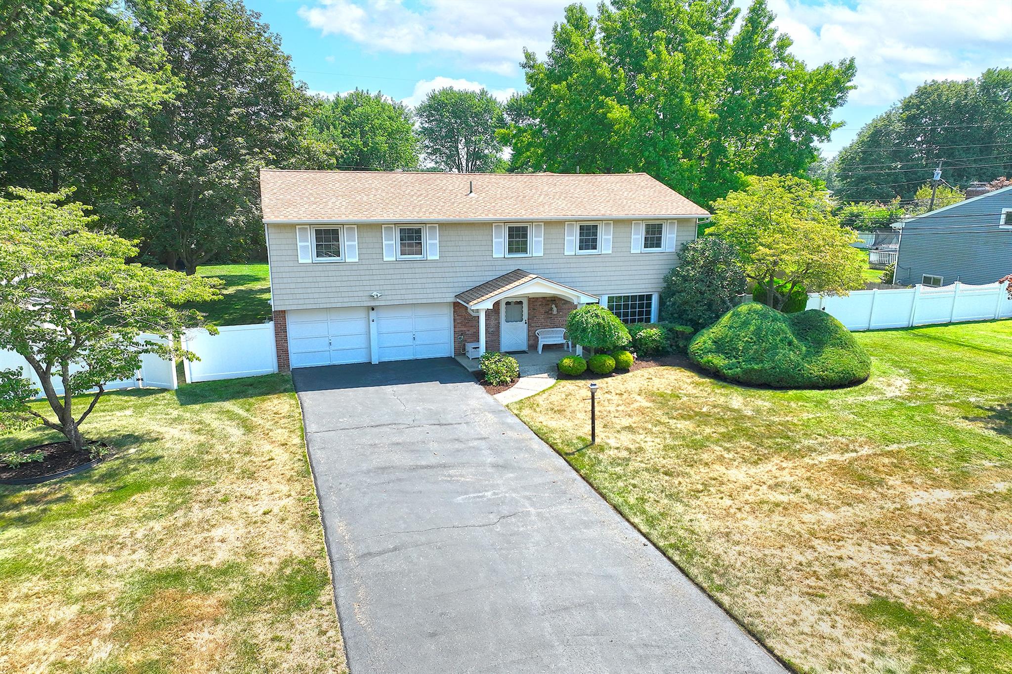18 Shari Lane, East Northport, NY 11731