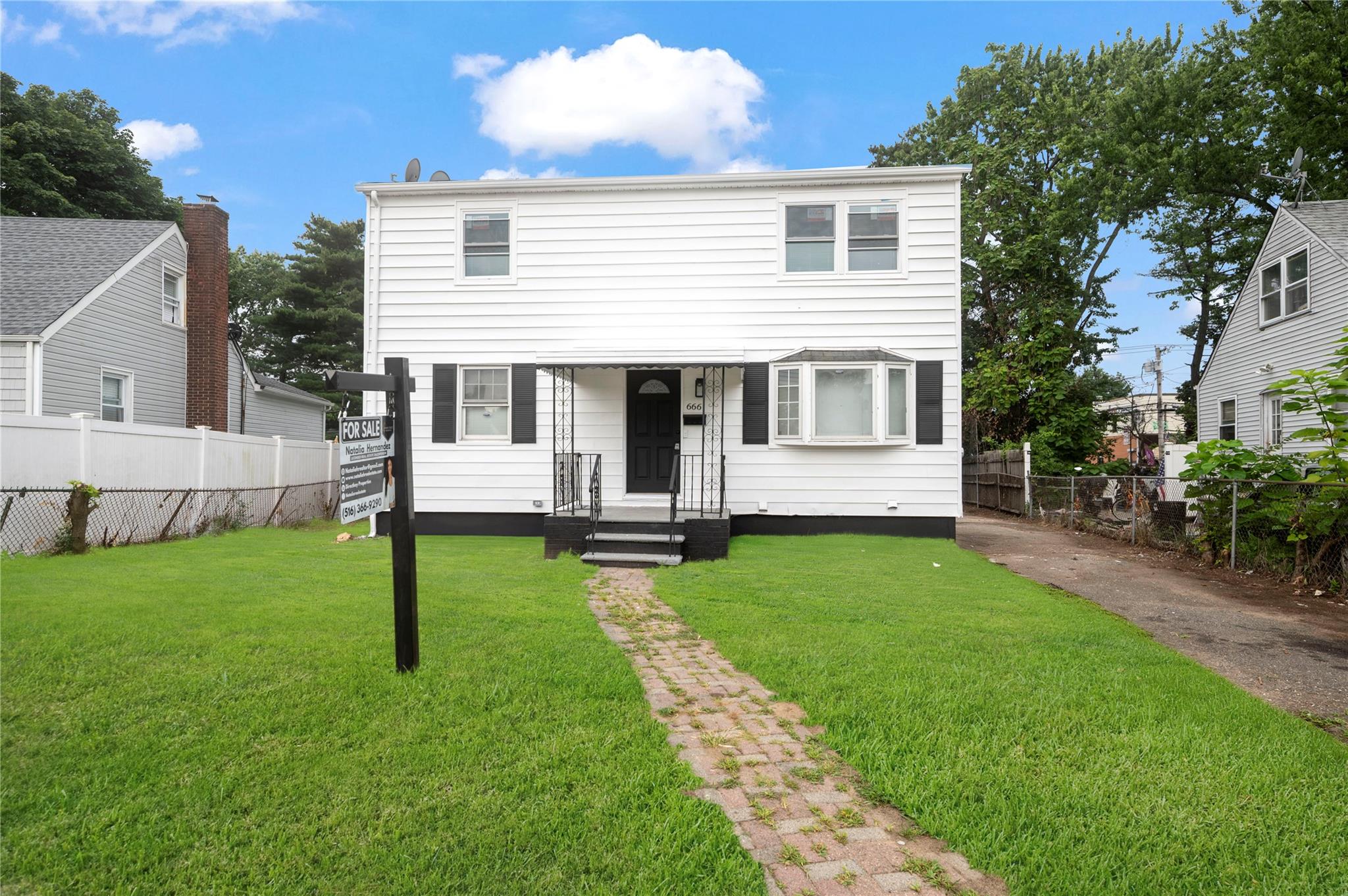666 Lowell Road, Uniondale, NY 11553