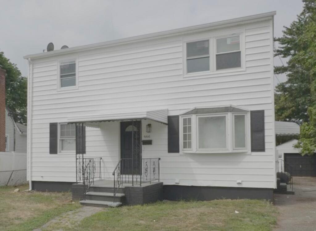 666 Lowell Road, Uniondale, NY 11553