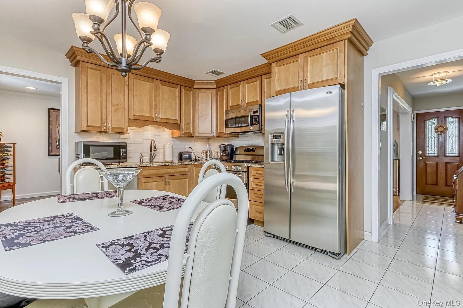 52 Campbell Avenue, Airmont, NY 10901