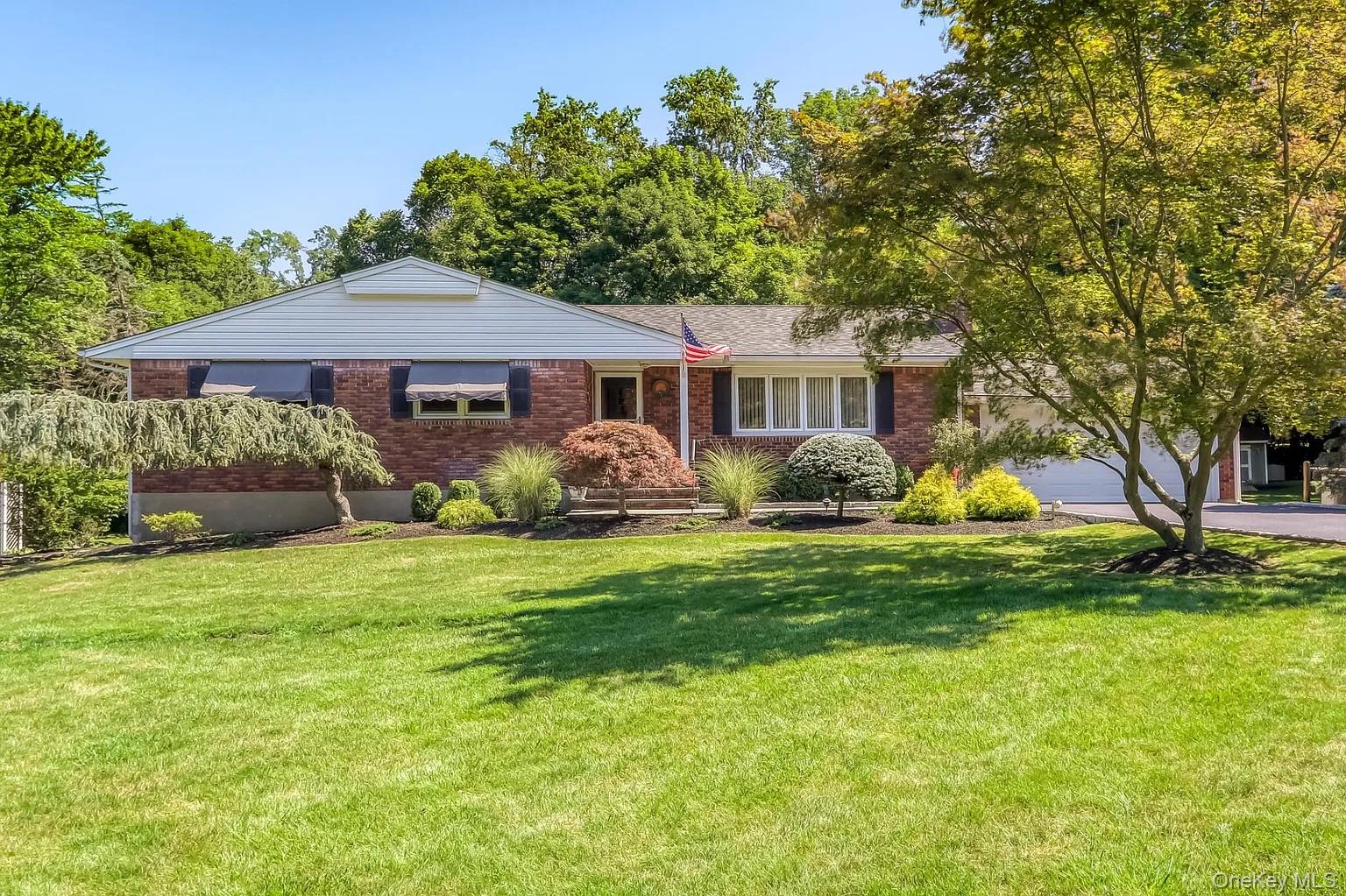 52 Campbell Avenue, Airmont, NY 10901