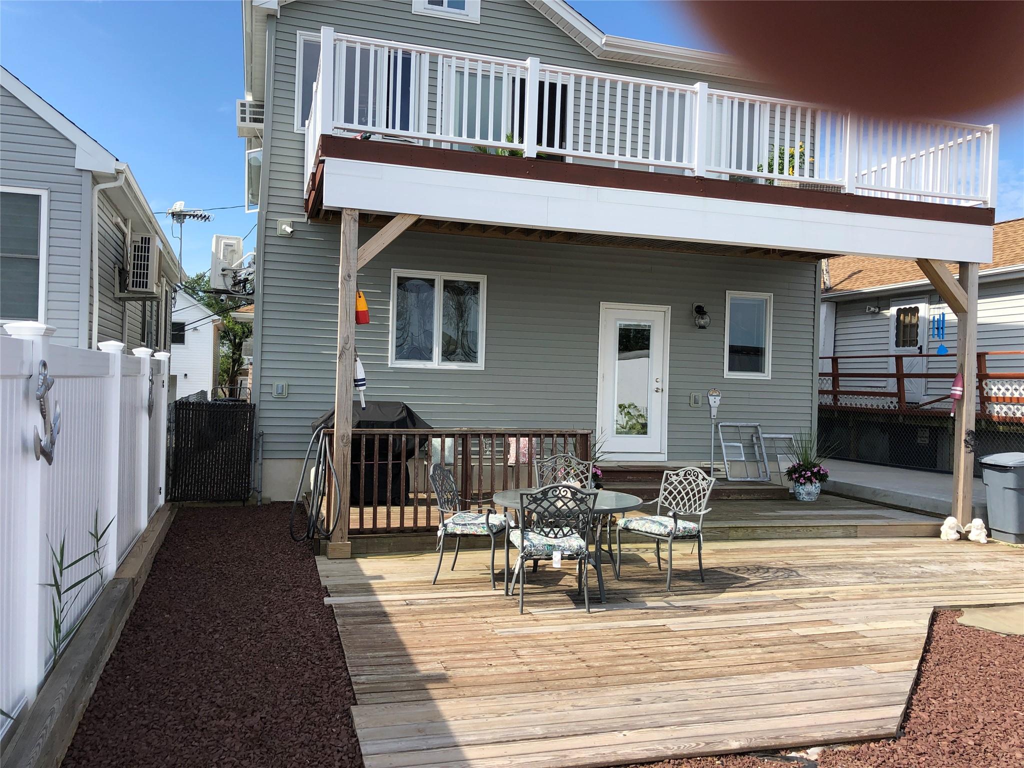 10 James Street S, East Rockaway, NY 11518