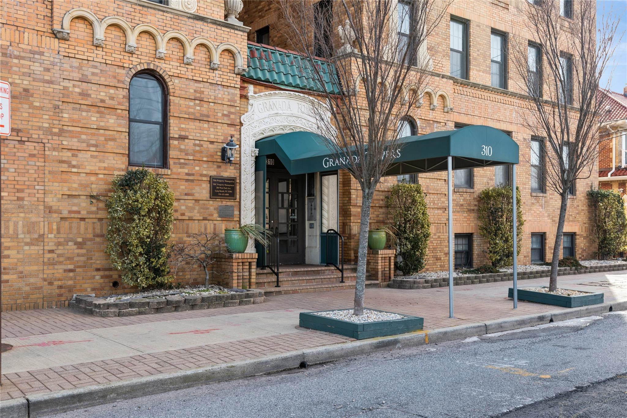 310 Riverside Boulevard # 2C, Long Beach, NY 11561