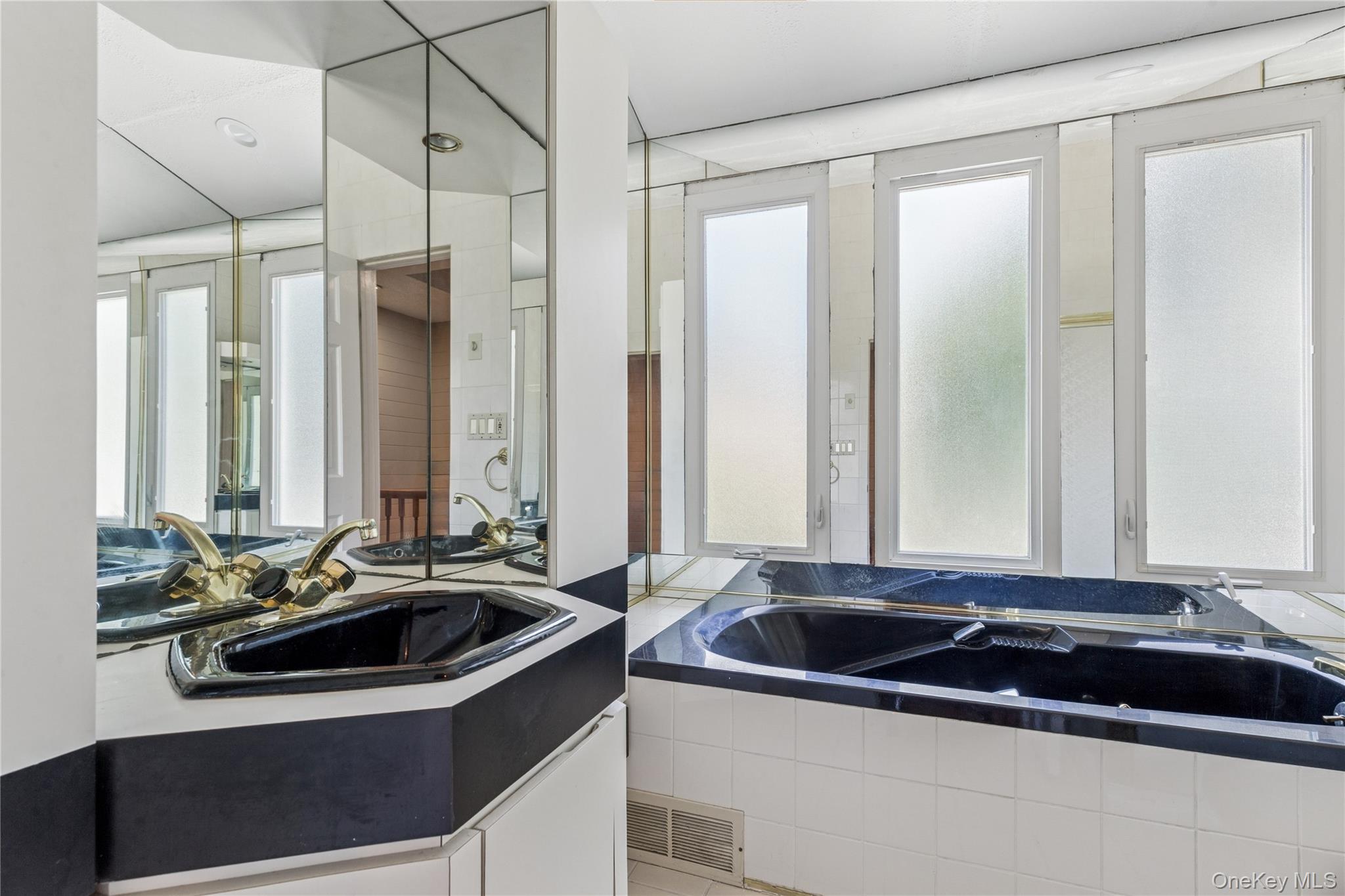 42 Morris Avenue, Lake Grove, NY 11755