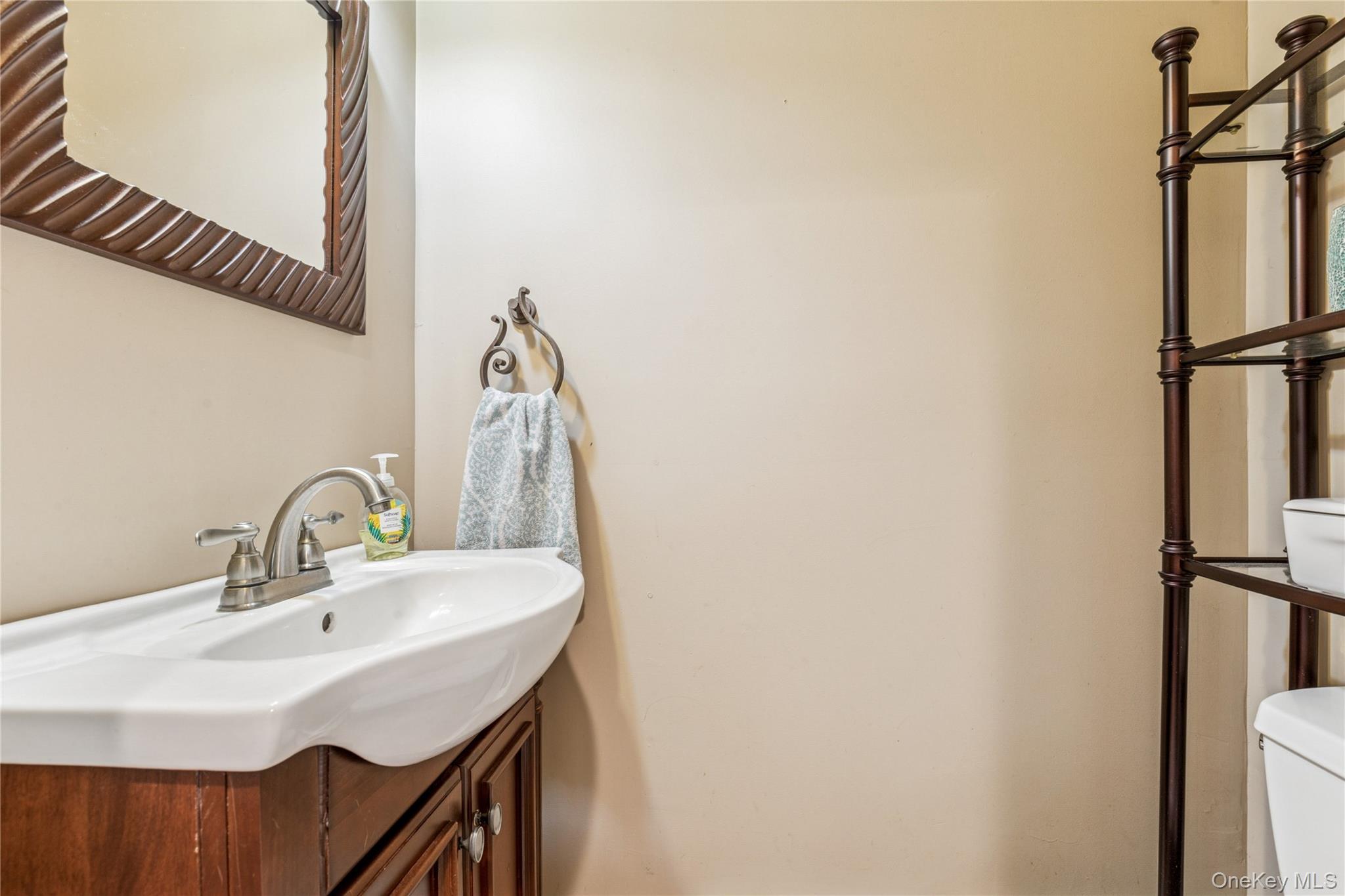 42 Morris Avenue, Lake Grove, NY 11755