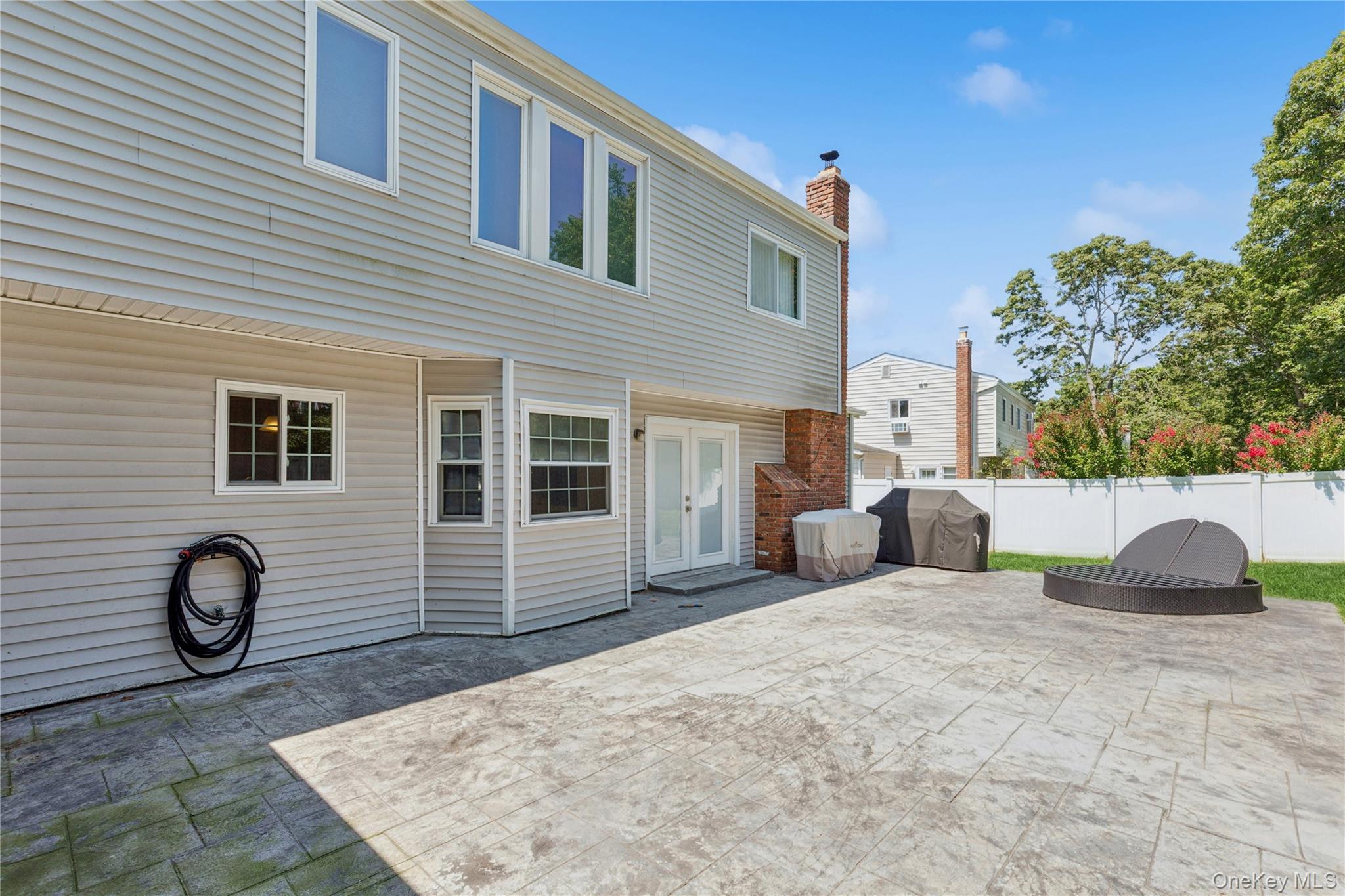 42 Morris Avenue, Lake Grove, NY 11755