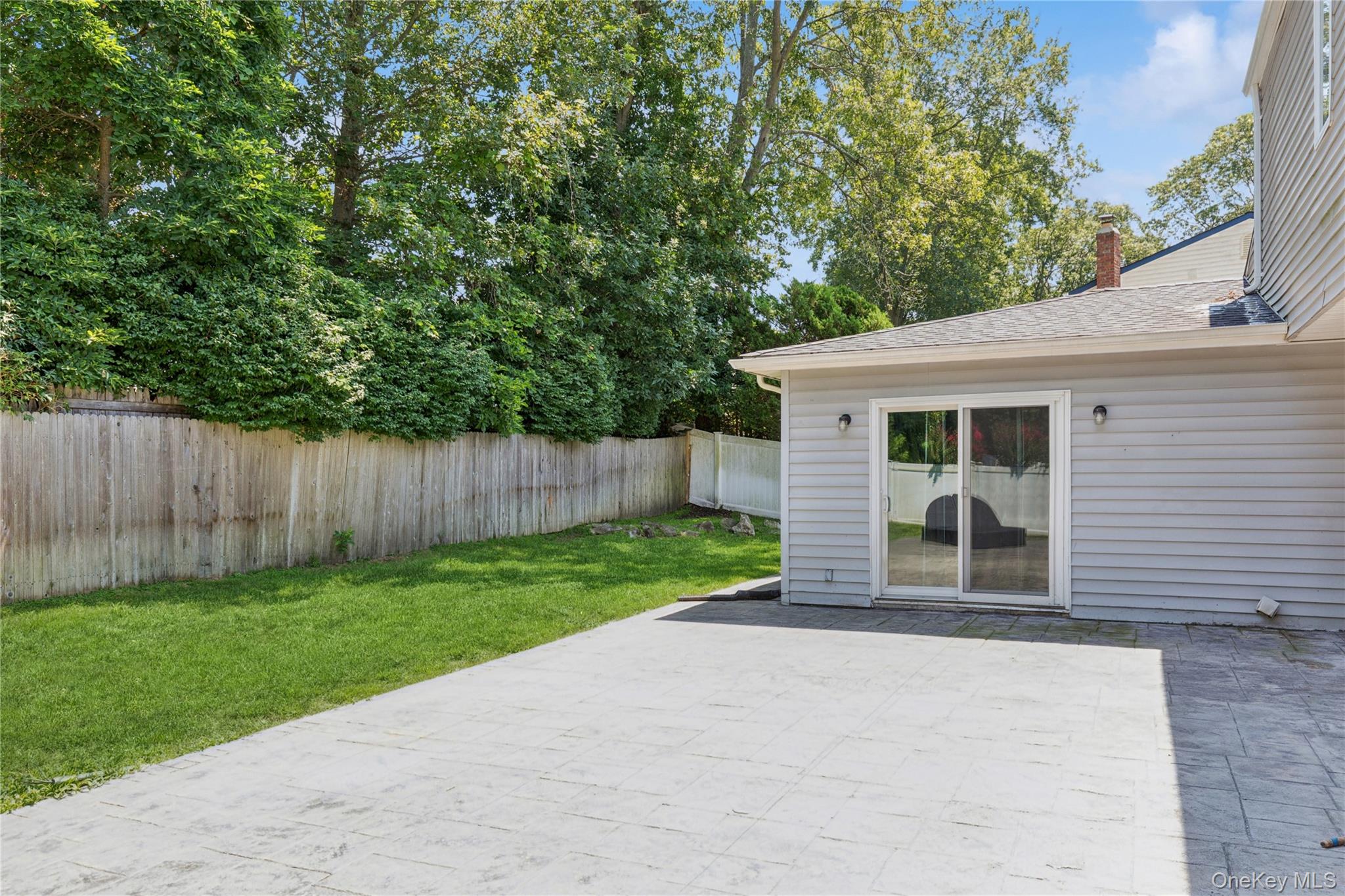 42 Morris Avenue, Lake Grove, NY 11755