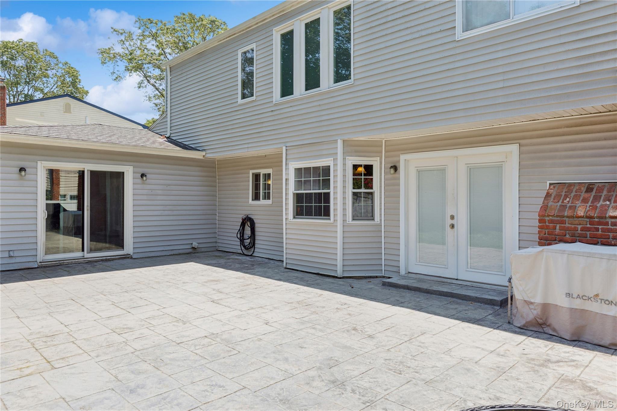 42 Morris Avenue, Lake Grove, NY 11755