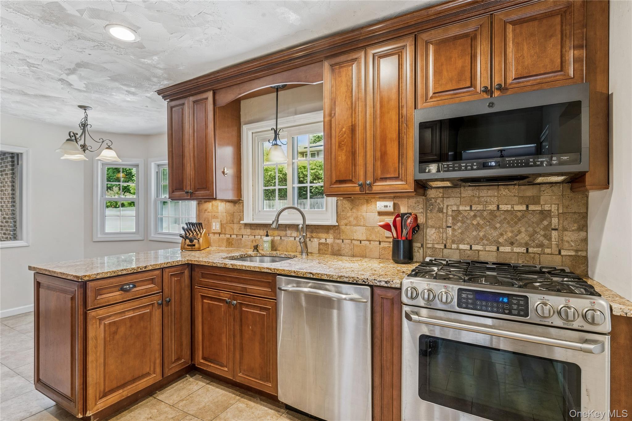 42 Morris Avenue, Lake Grove, NY 11755