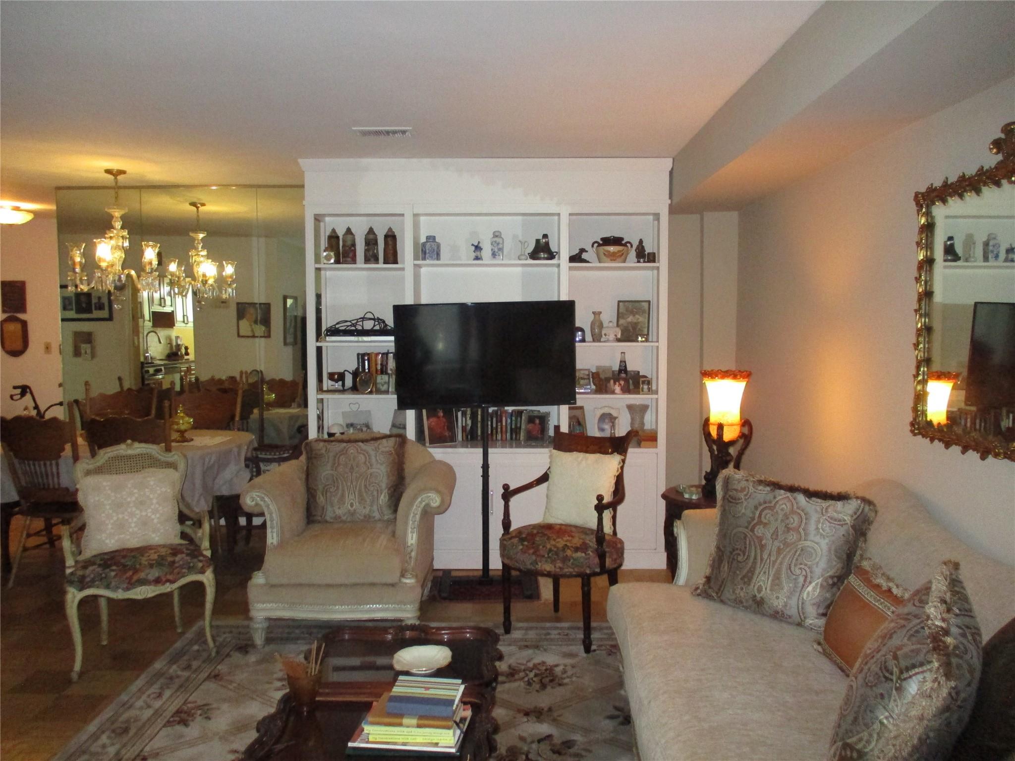 360 Central Avenue # 331, Lawrence, NY 11559