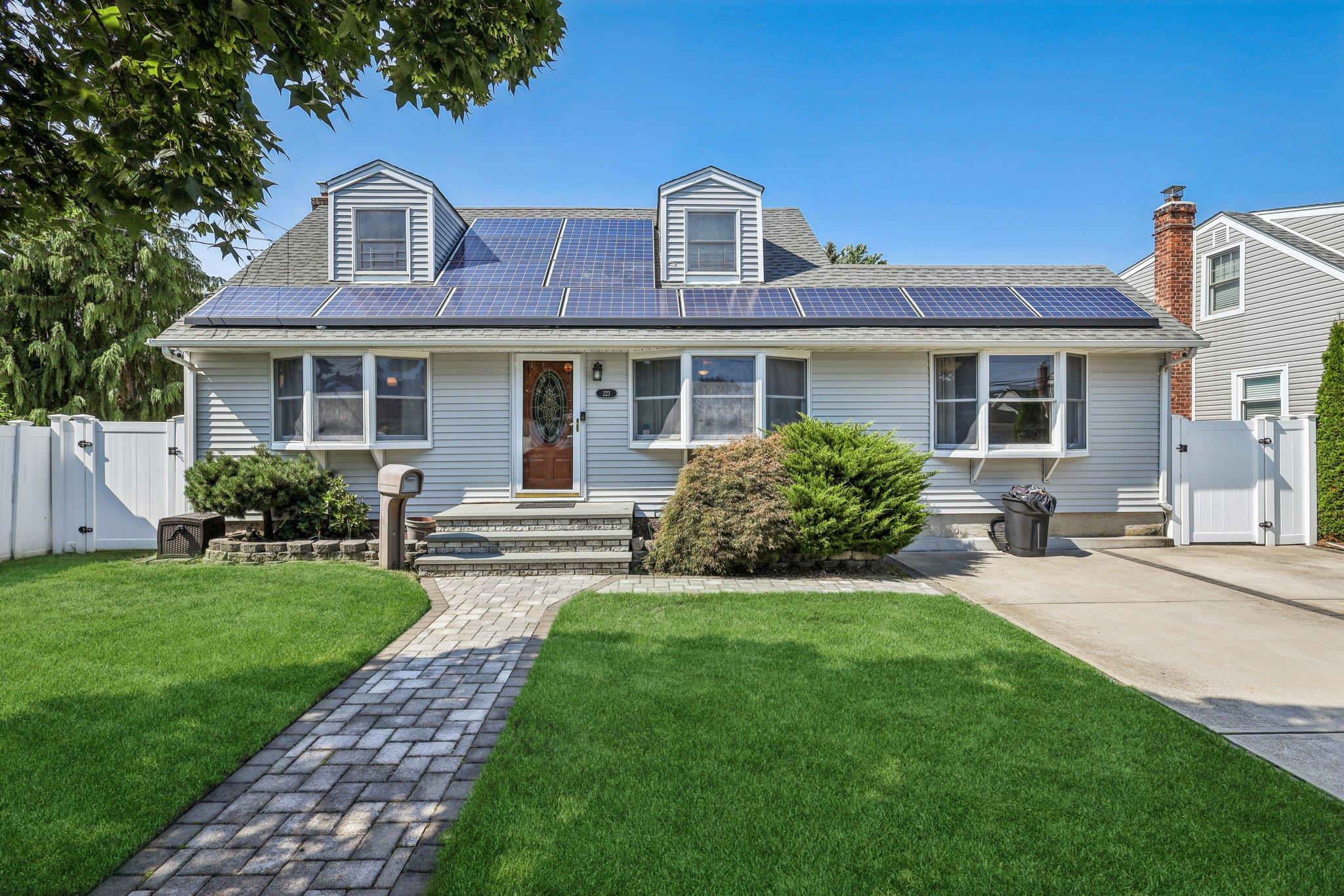 223 N Beech Street, Massapequa, NY 11758