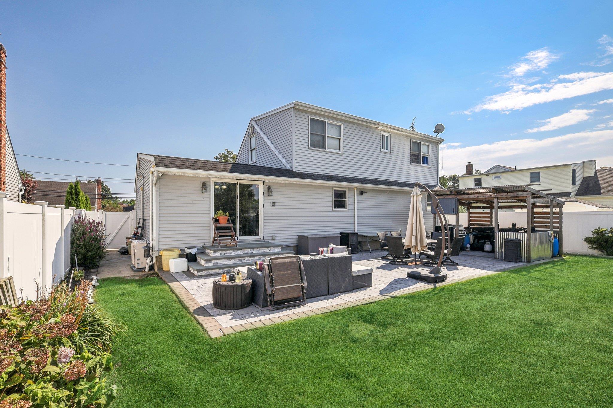 223 N Beech Street, Massapequa, NY 11758