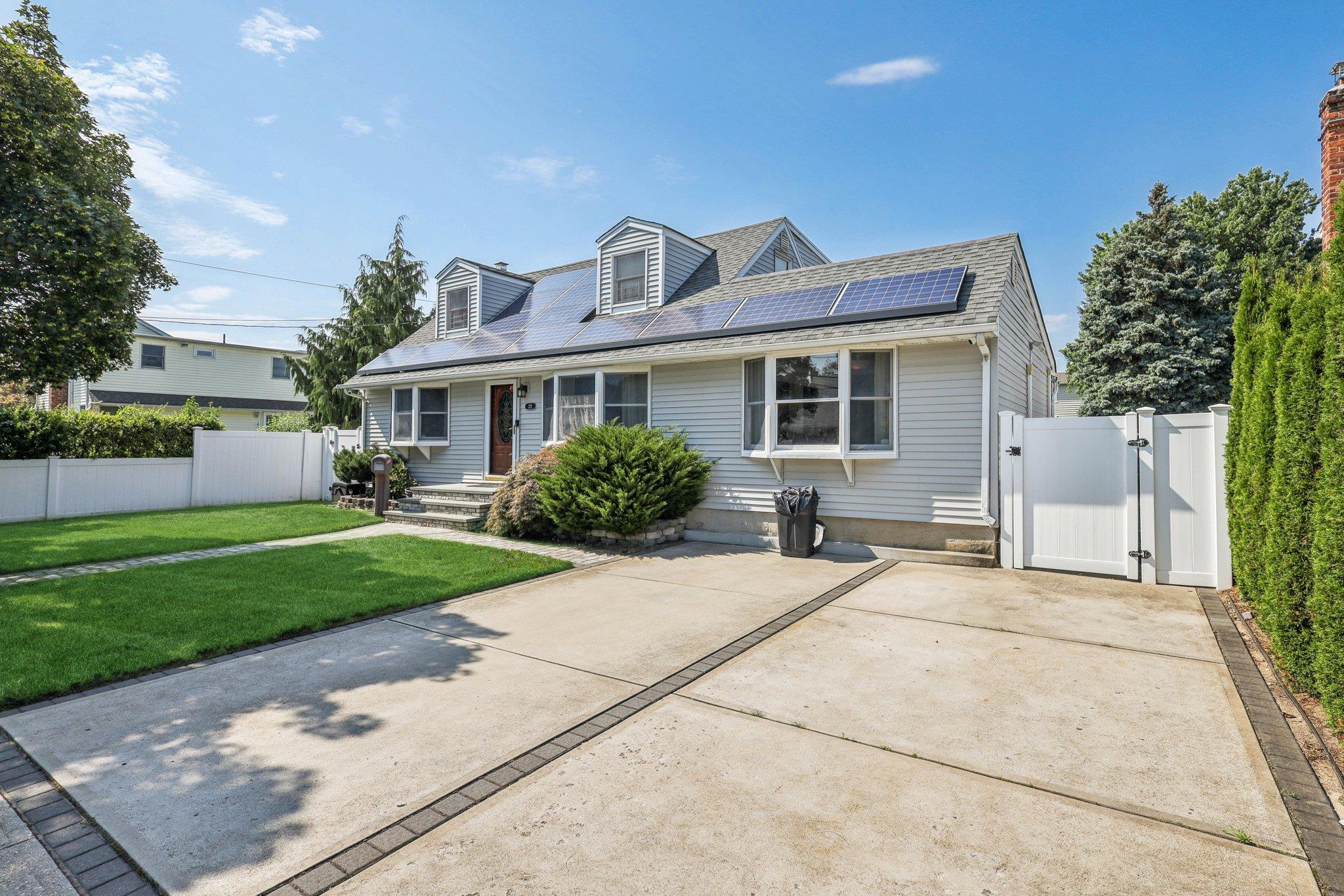 223 N Beech Street, Massapequa, NY 11758