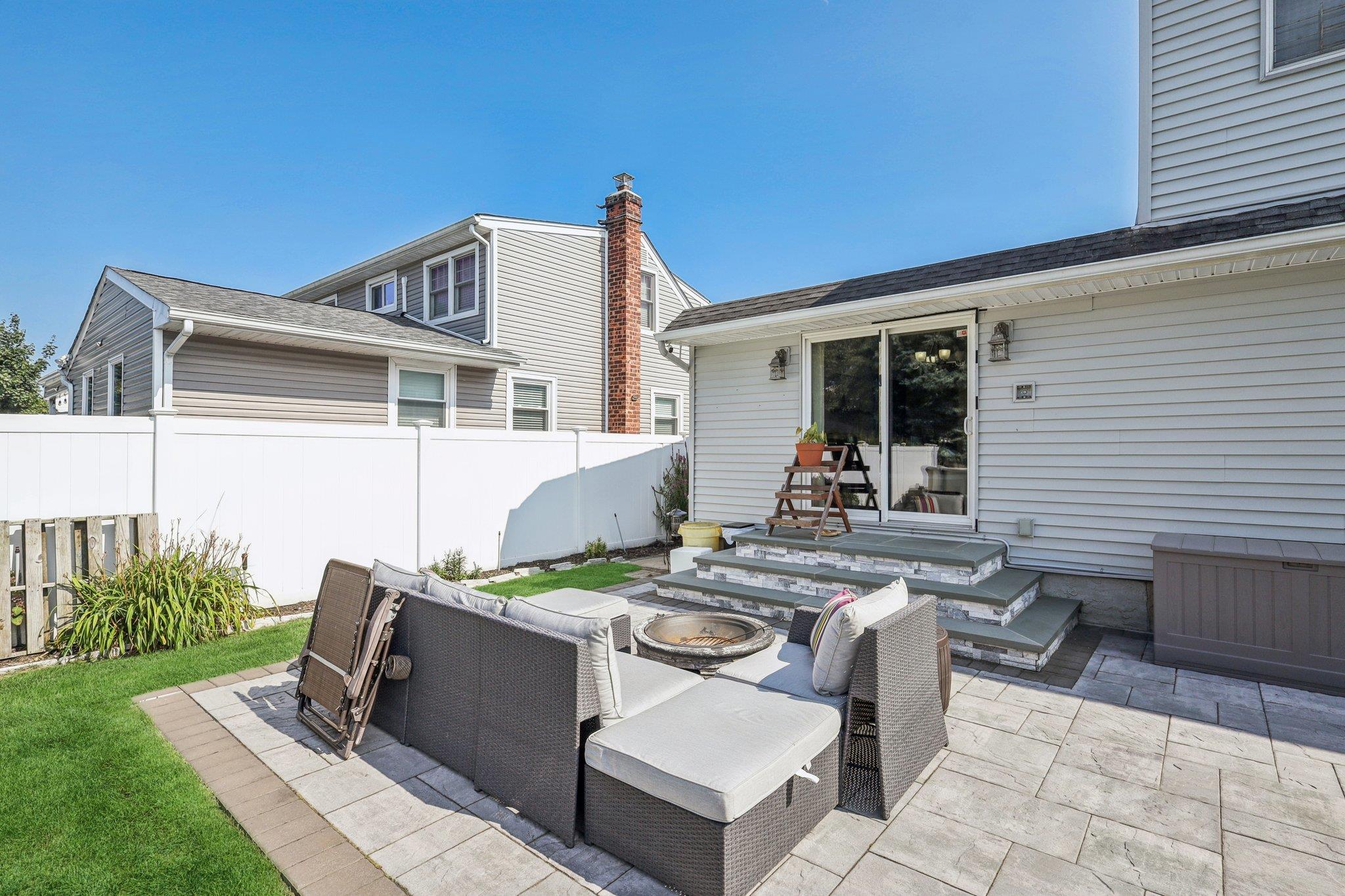 223 N Beech Street, Massapequa, NY 11758