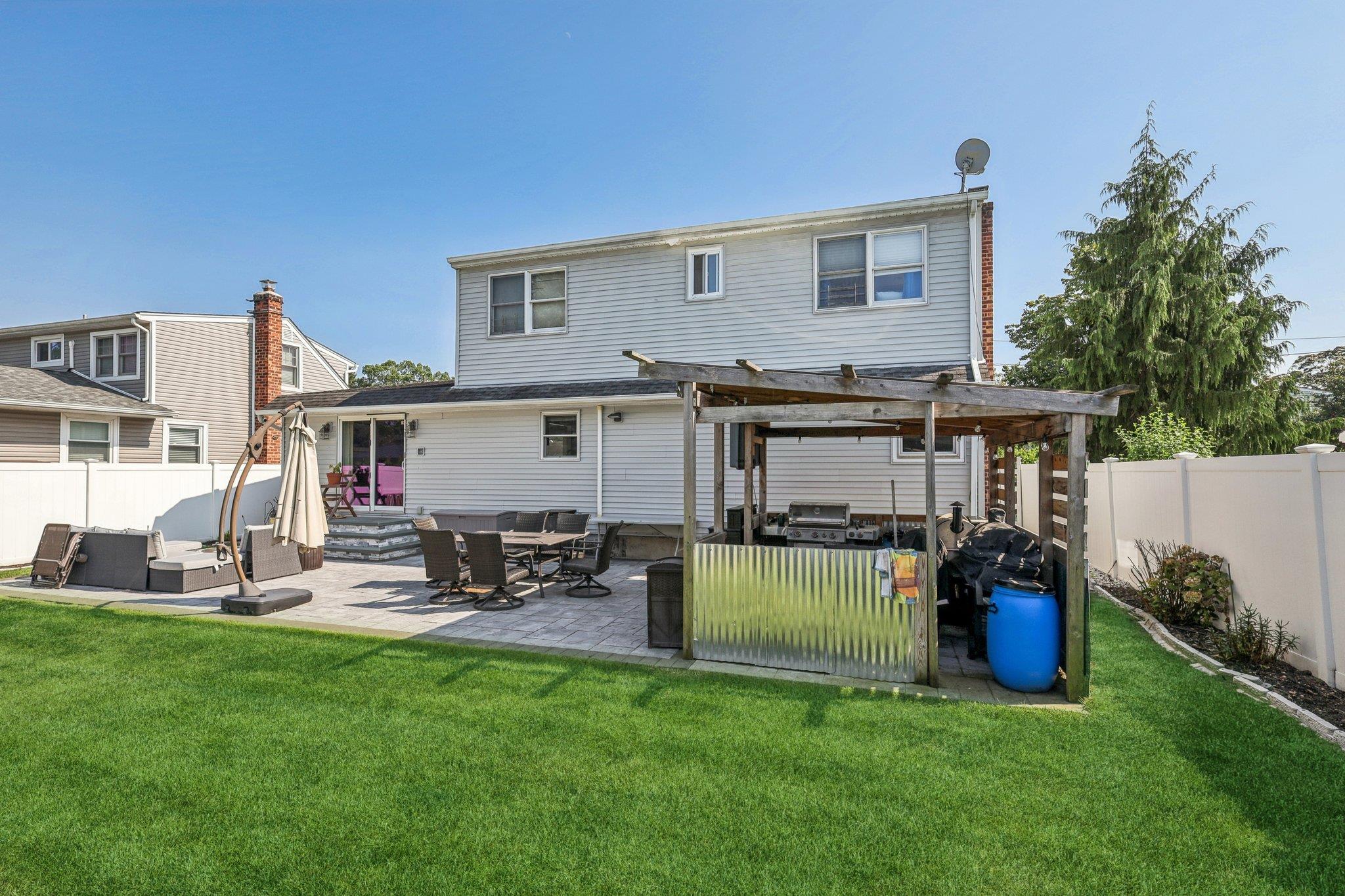 223 N Beech Street, Massapequa, NY 11758