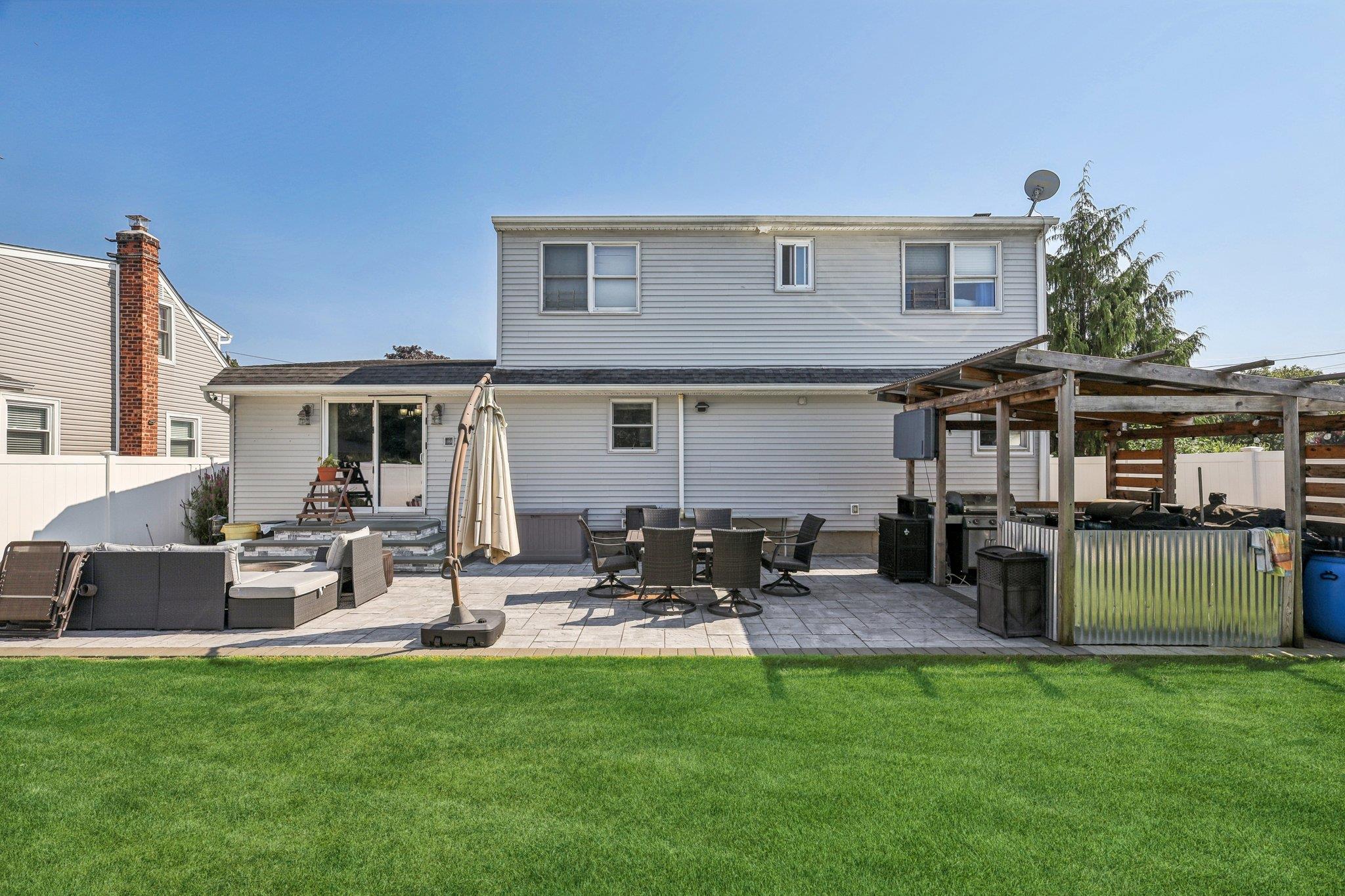 223 N Beech Street, Massapequa, NY 11758