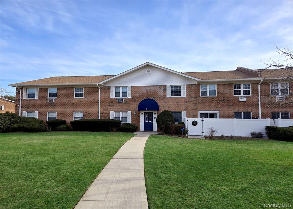 460 Old Town Road # 7K, Port Jefferson Station, NY 11776