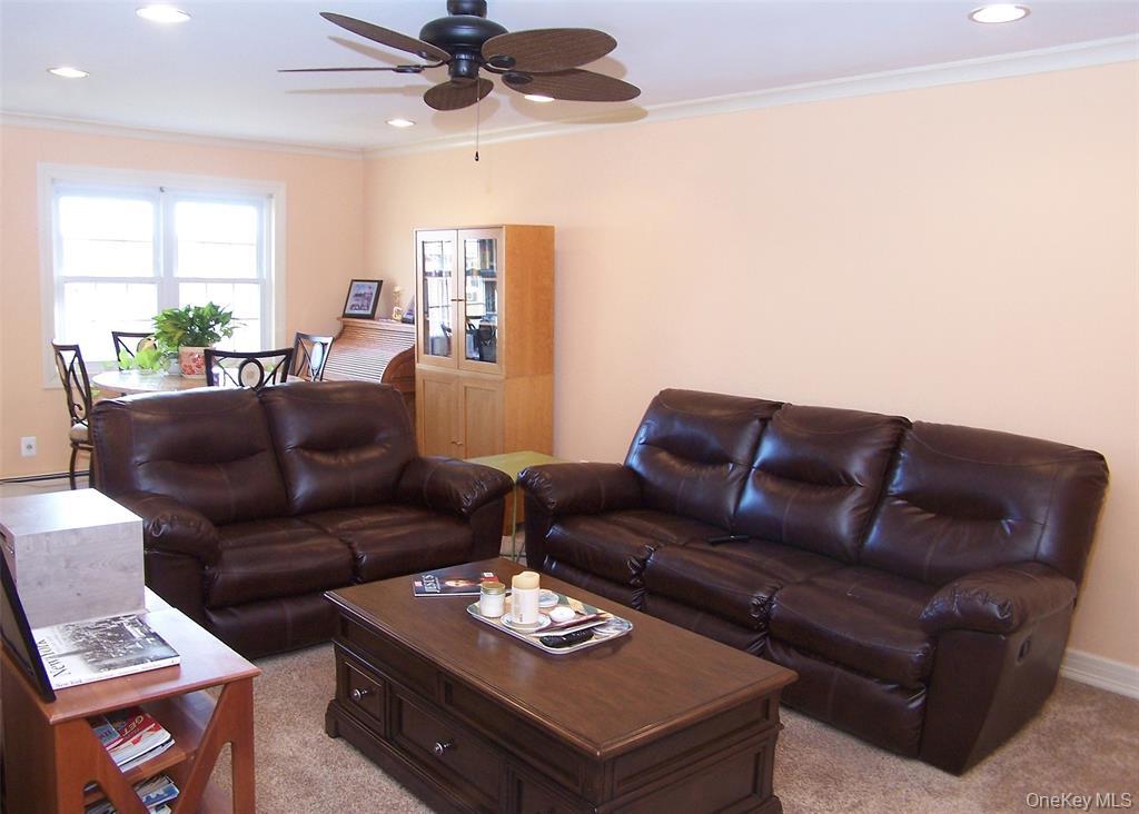 460 Old Town Road # 7K, Port Jefferson Station, NY 11776