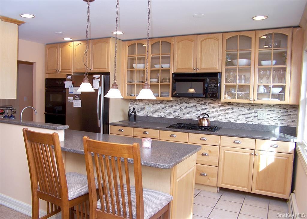 460 Old Town Road # 7K, Port Jefferson Station, NY 11776