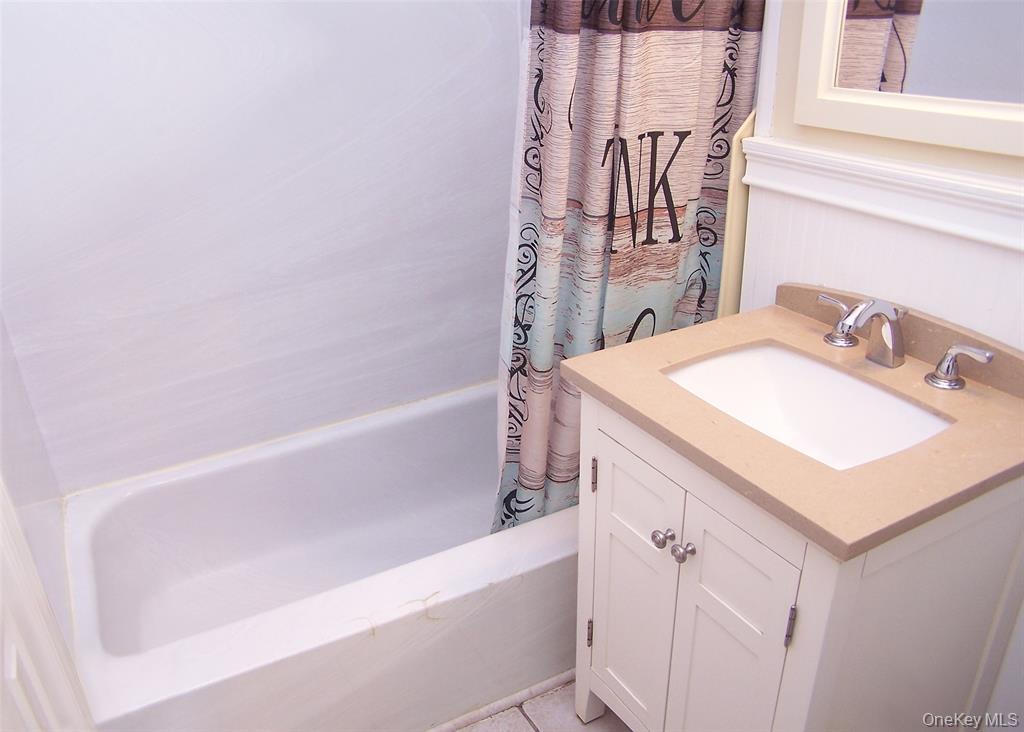 460 Old Town Road # 7K, Port Jefferson Station, NY 11776