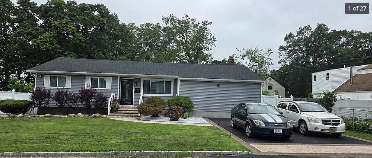 21 Francisco Avenue, Central Islip, NY 11722