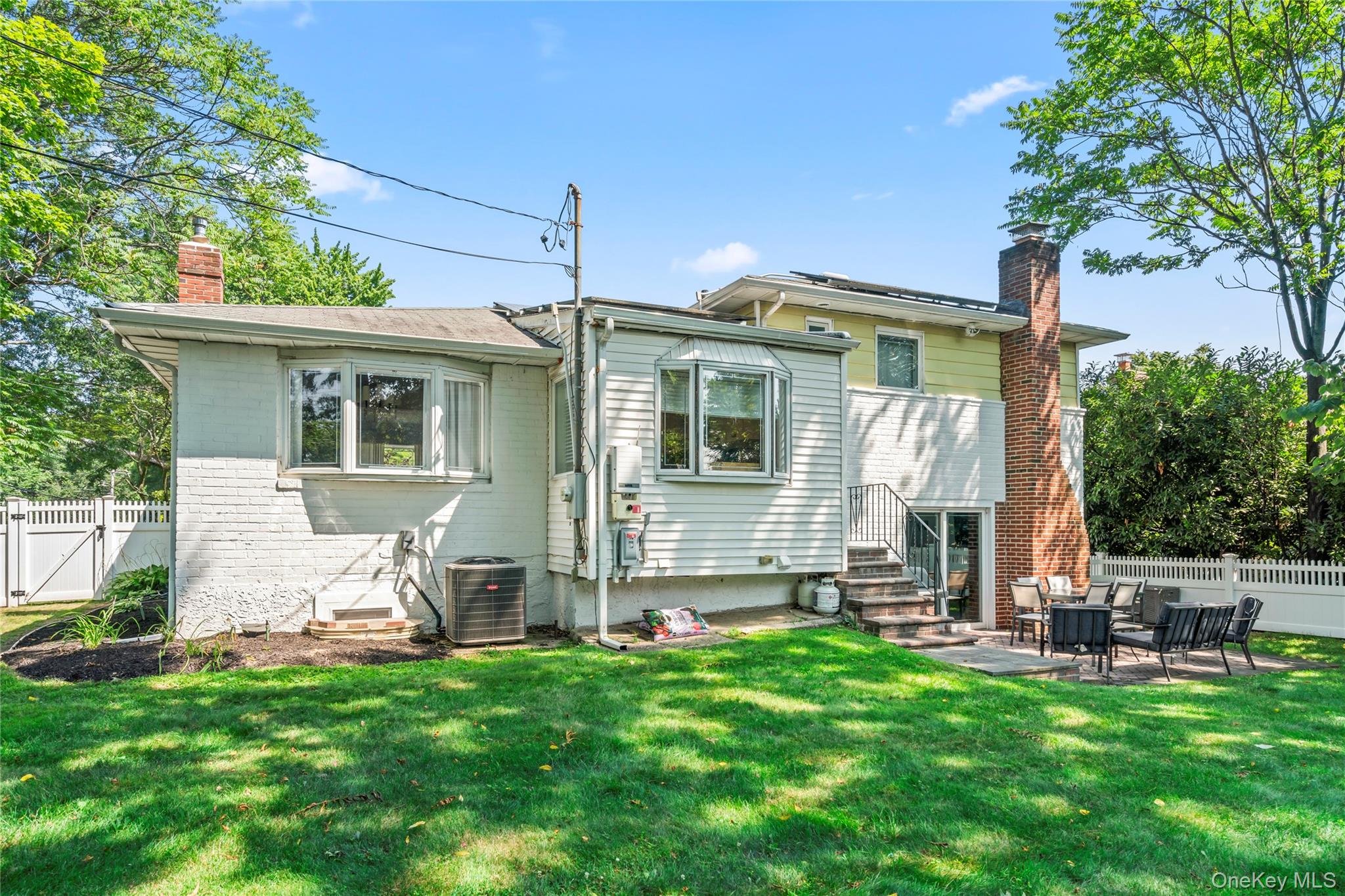 2 Lydia Court, Searingtown, NY 11507