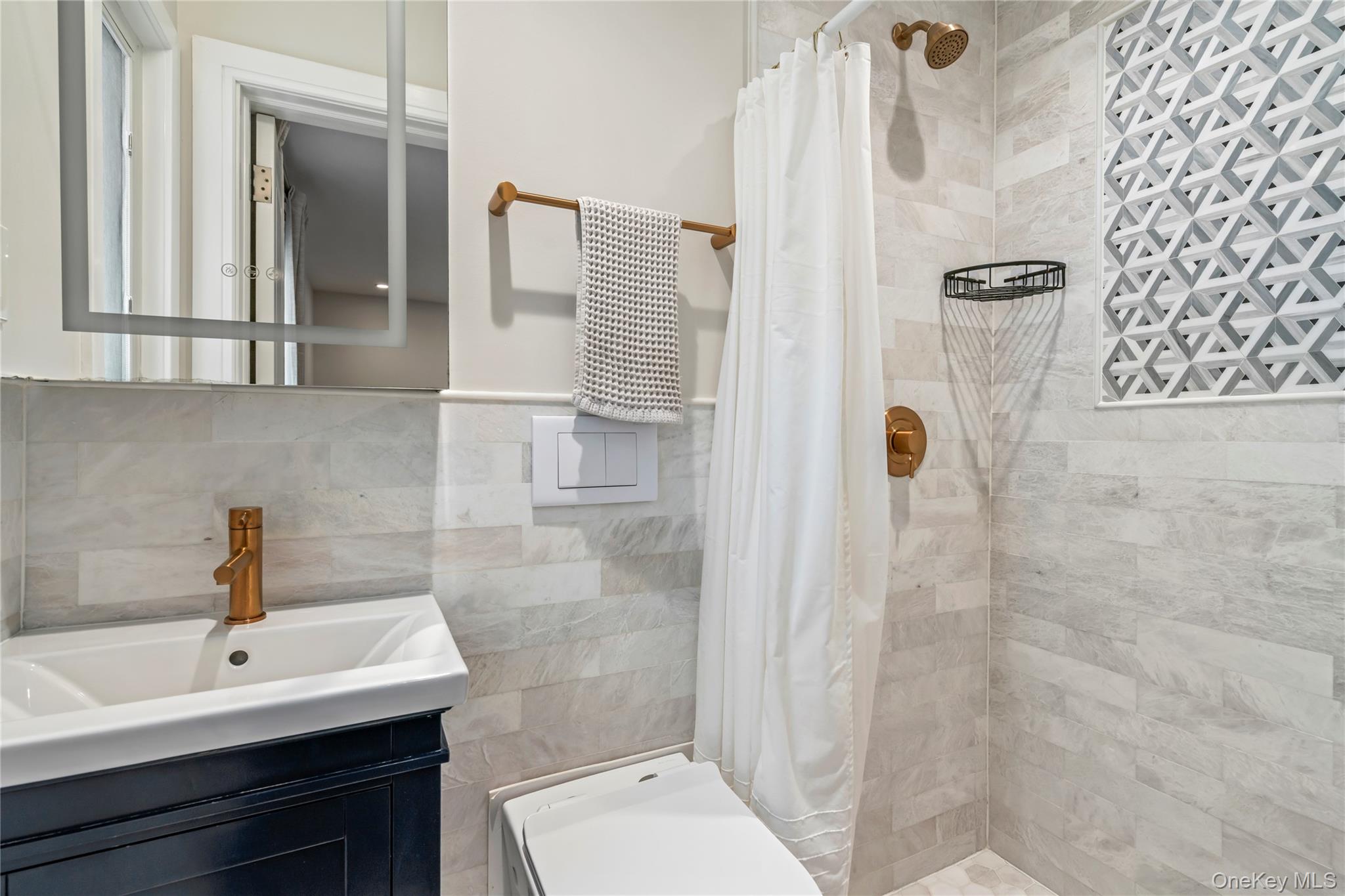 2 Lydia Court, Searingtown, NY 11507