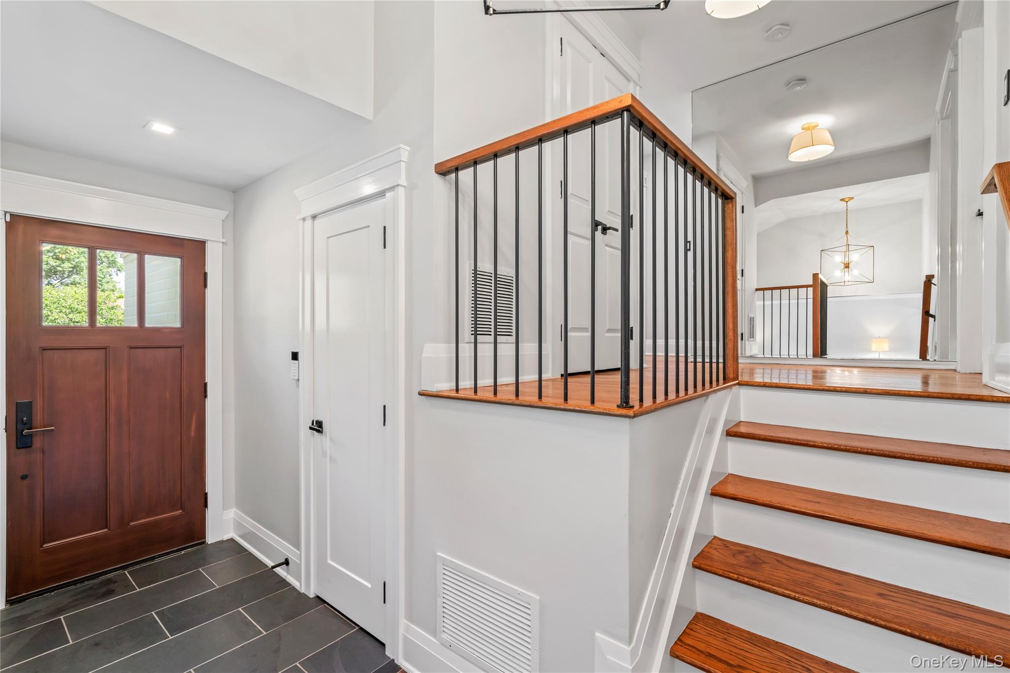 2 Lydia Court, Searingtown, NY 11507