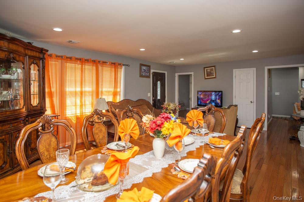 1227 Little East Neck Road, West Babylon, NY 11704