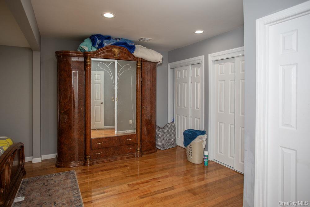 1227 Little East Neck Road, West Babylon, NY 11704