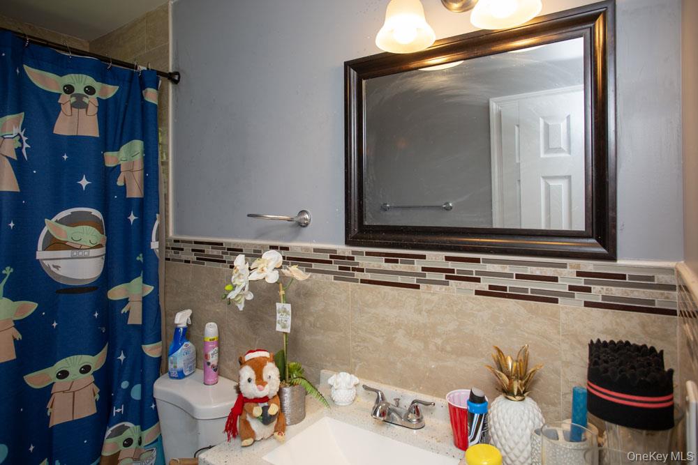 1227 Little East Neck Road, West Babylon, NY 11704