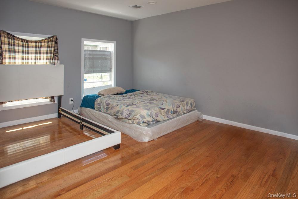 1227 Little East Neck Road, West Babylon, NY 11704