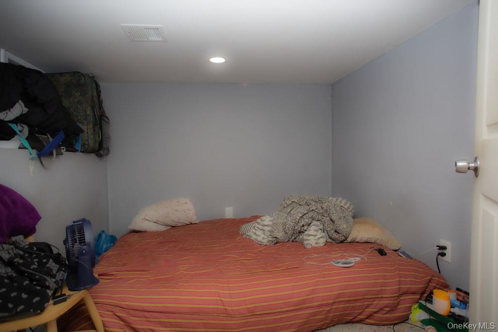 1227 Little East Neck Road, West Babylon, NY 11704