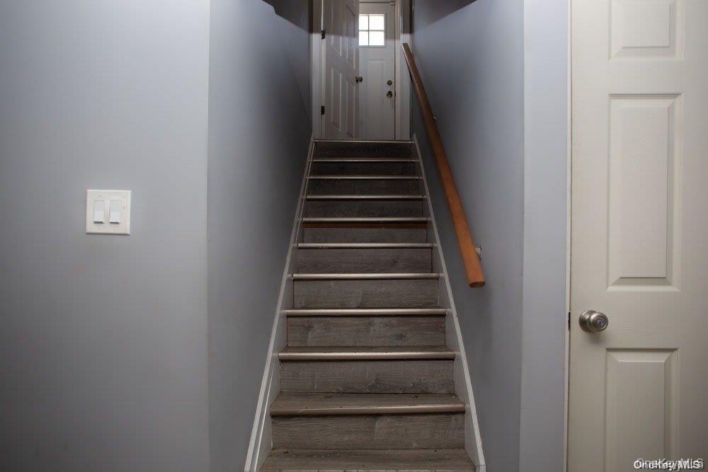 1227 Little East Neck Road, West Babylon, NY 11704