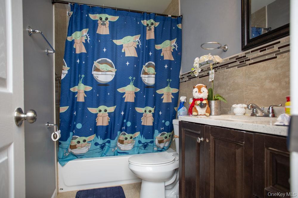 1227 Little East Neck Road, West Babylon, NY 11704