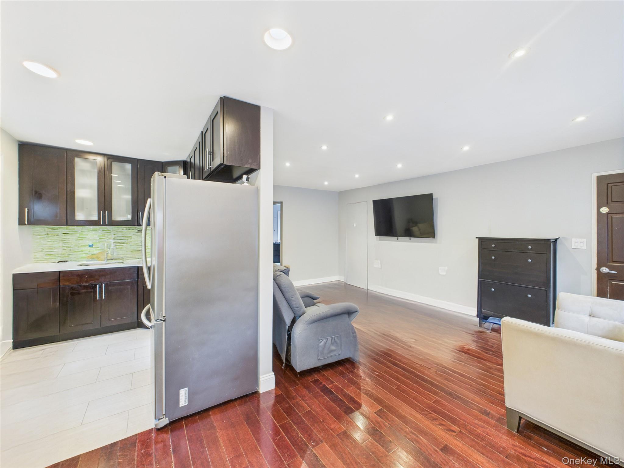 22439 Kingsbury Avenue # A, Oakland Gardens, NY 11364