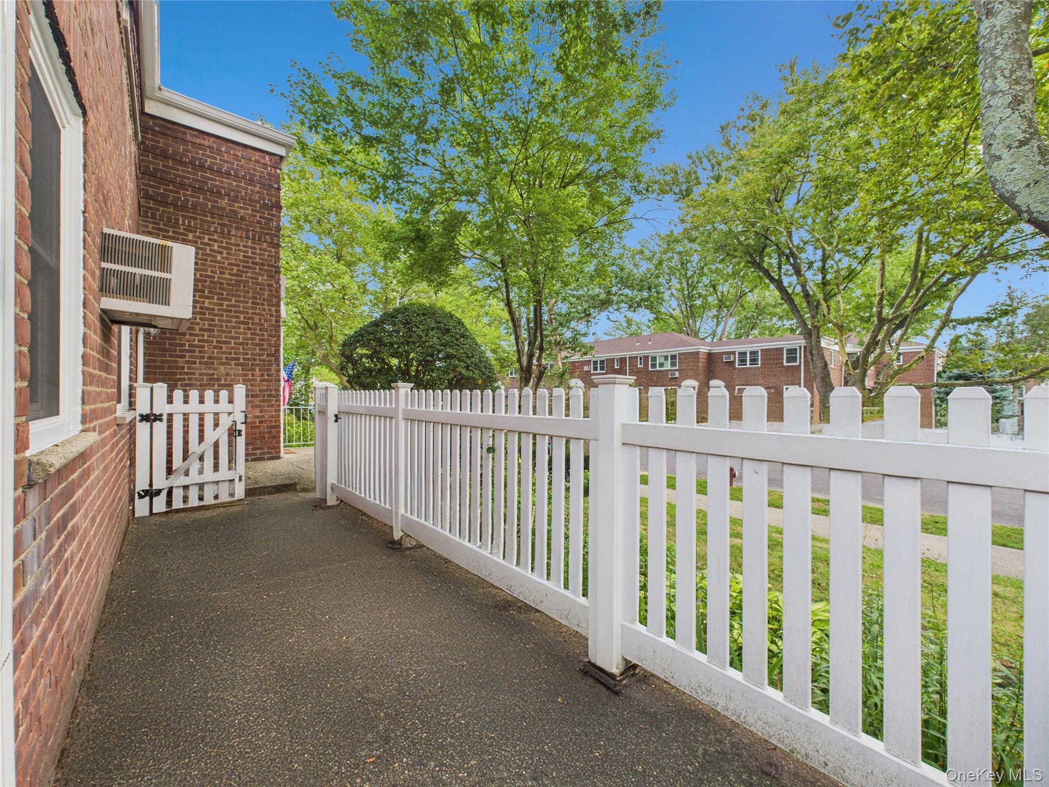 22439 Kingsbury Avenue # A, Oakland Gardens, NY 11364