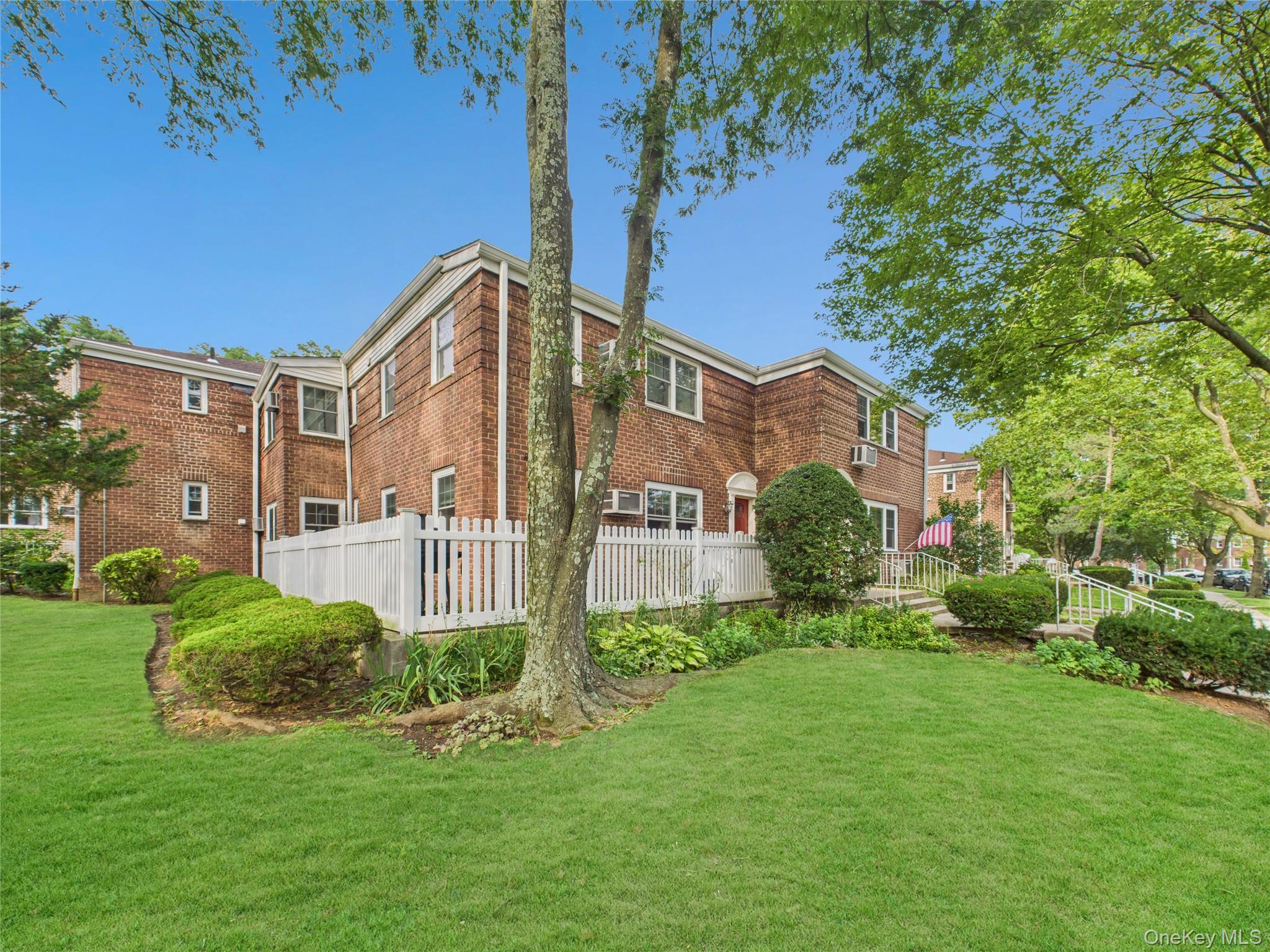 22439 Kingsbury Avenue # A, Oakland Gardens, NY 11364