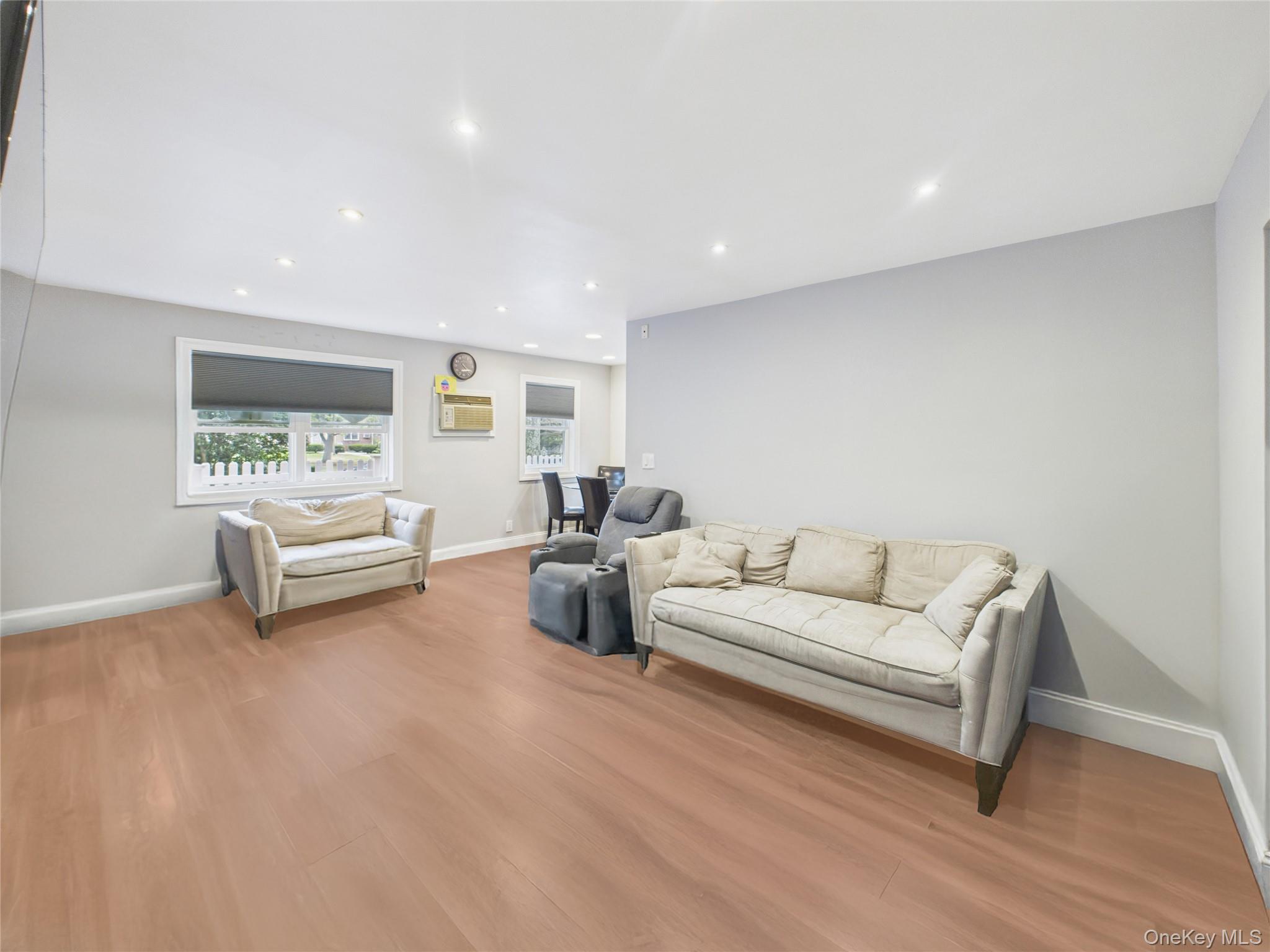 22439 Kingsbury Avenue # A, Oakland Gardens, NY 11364