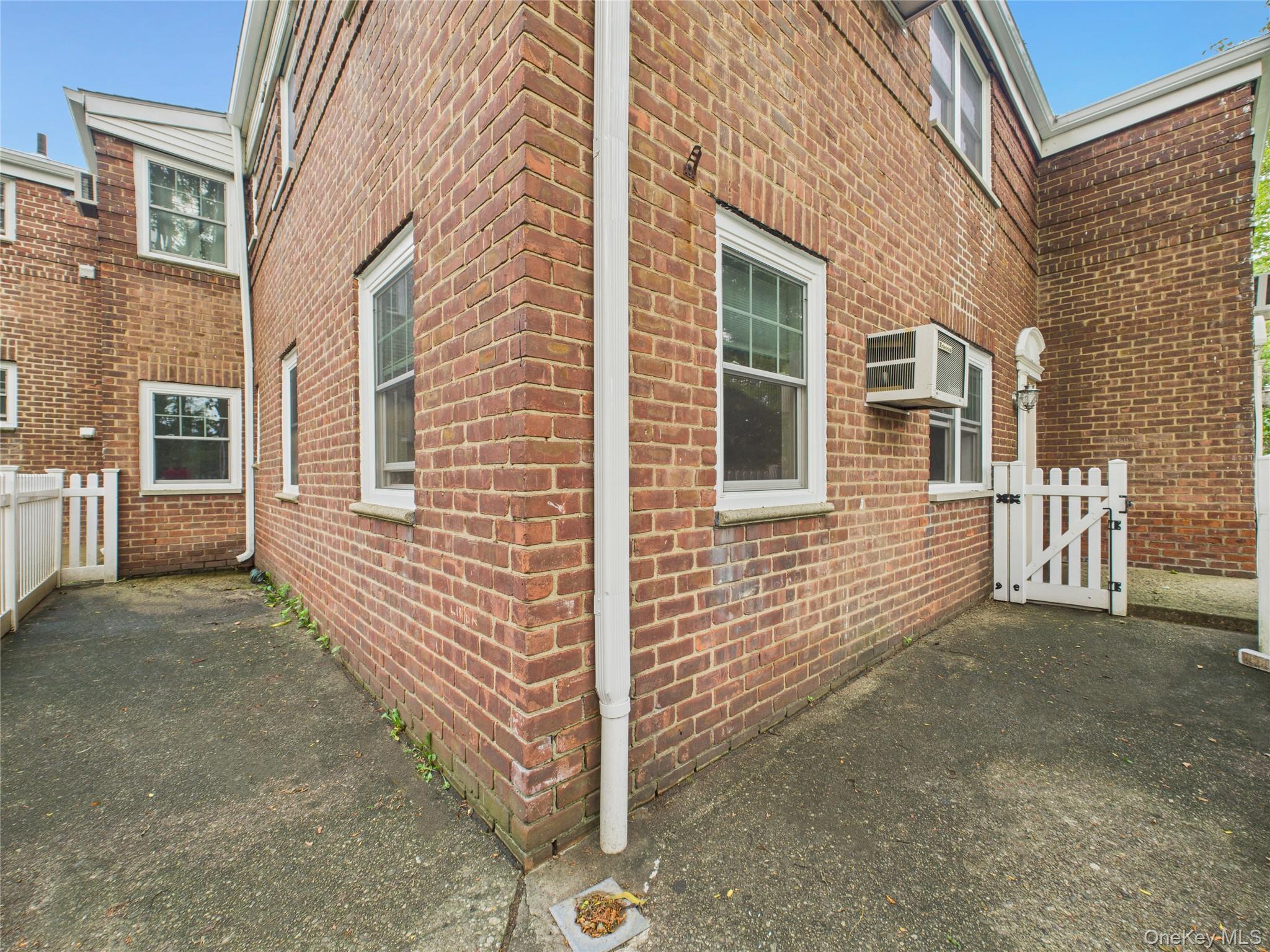 22439 Kingsbury Avenue # A, Oakland Gardens, NY 11364