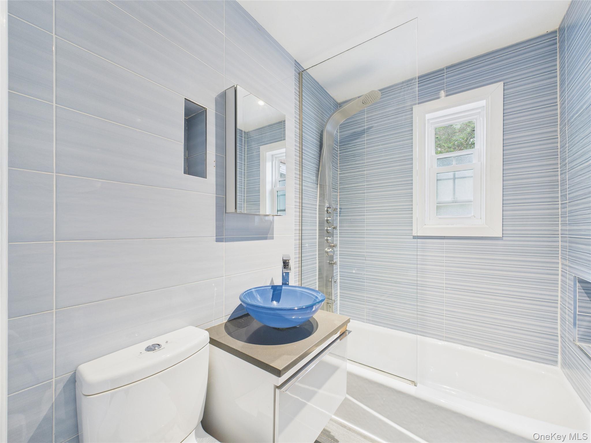 22439 Kingsbury Avenue # A, Oakland Gardens, NY 11364