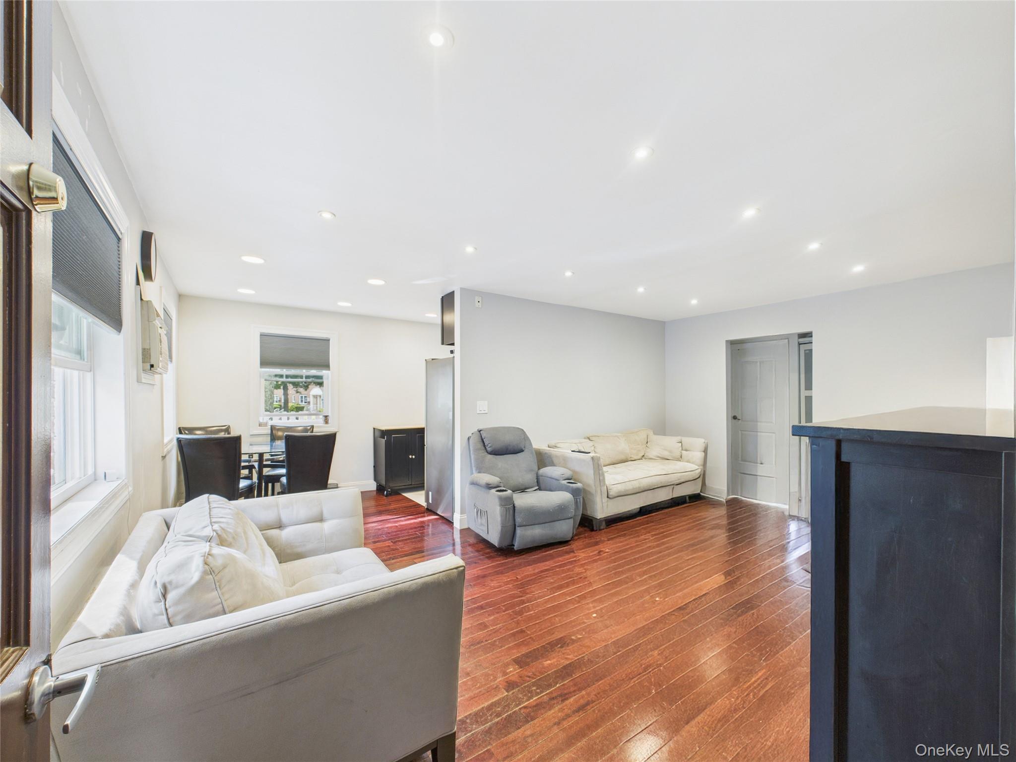 22439 Kingsbury Avenue # A, Oakland Gardens, NY 11364