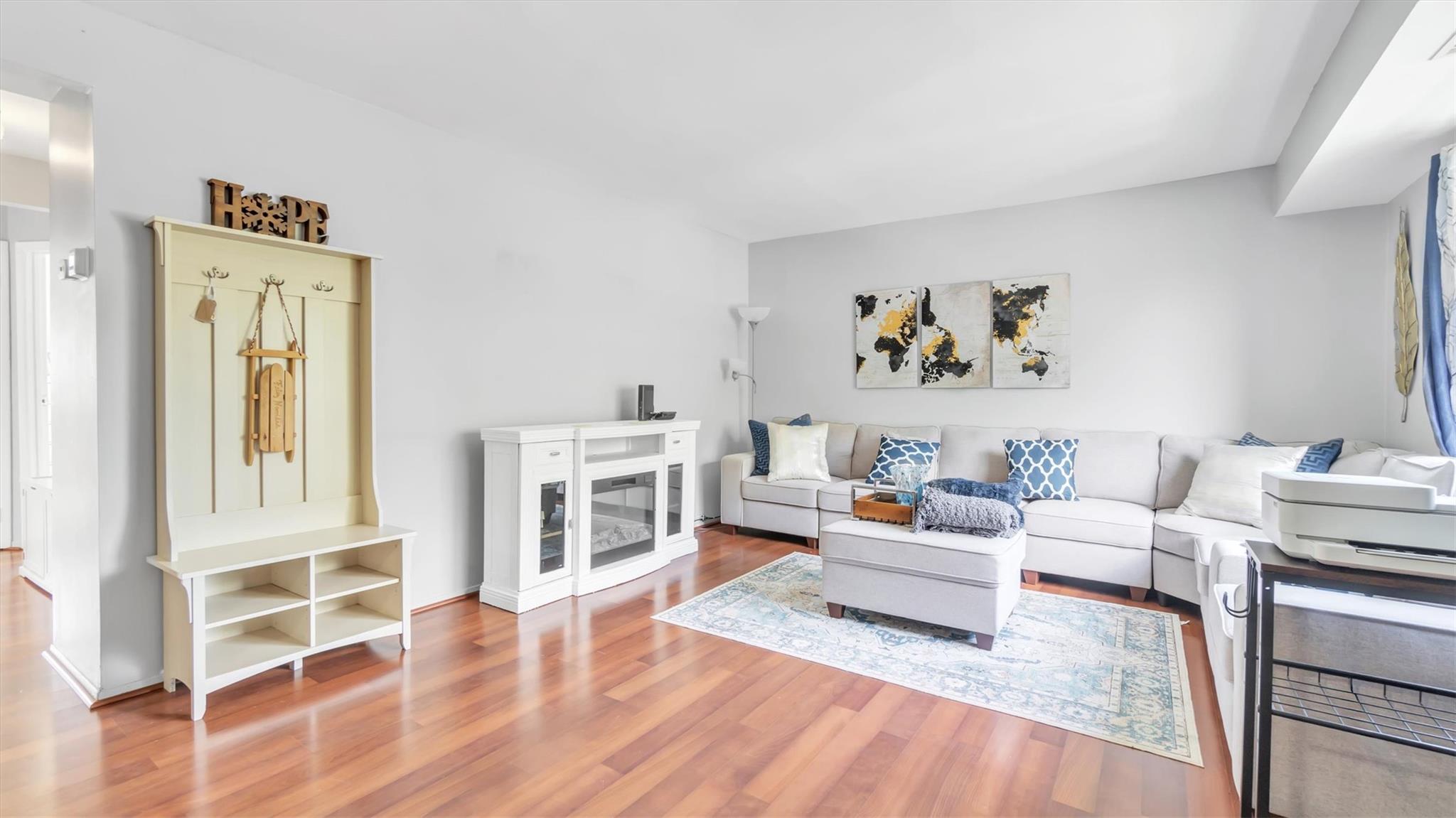 224 Pointe Circle N # 224, Coram, NY 11727