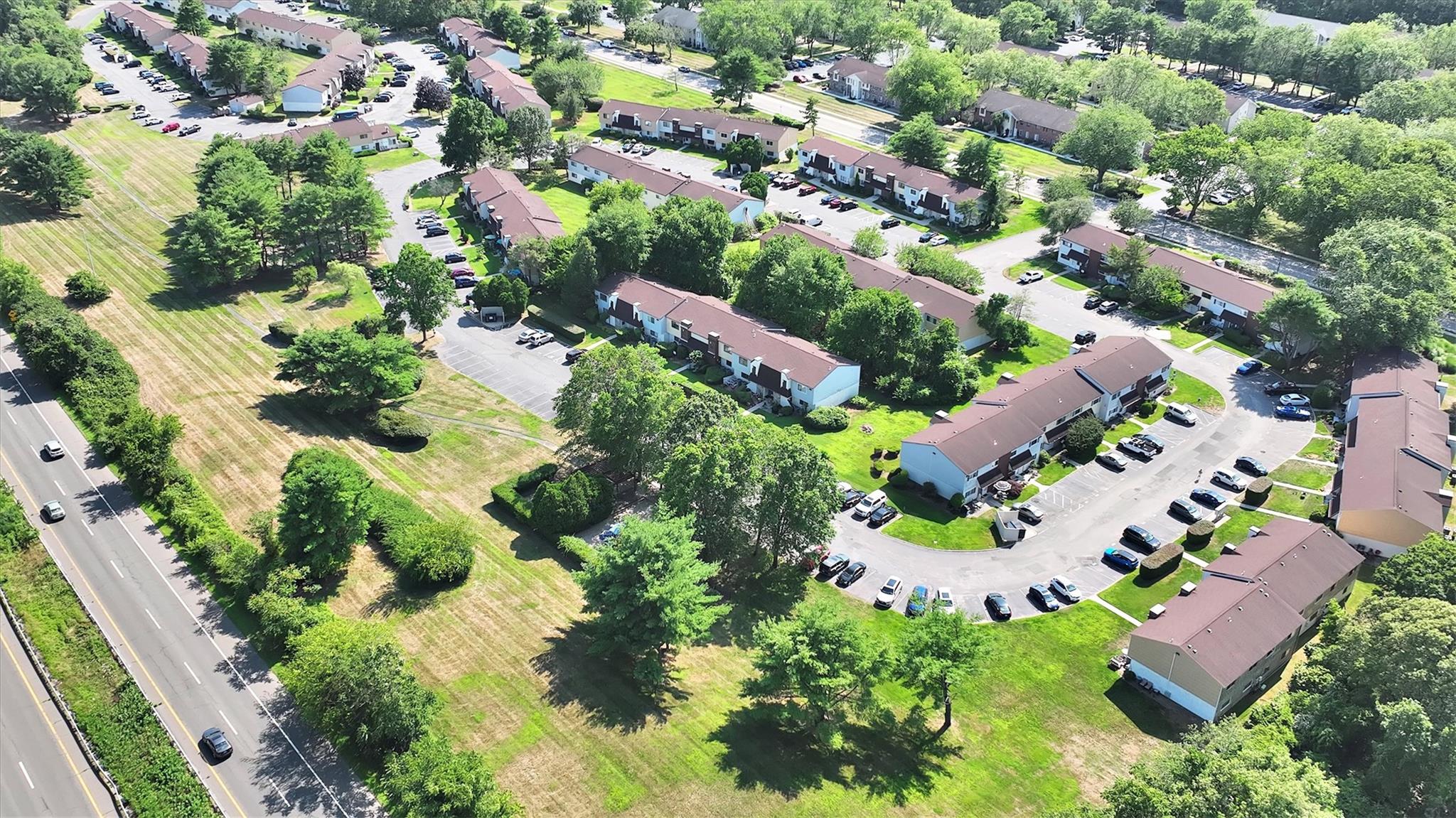 224 Pointe Circle N # 224, Coram, NY 11727