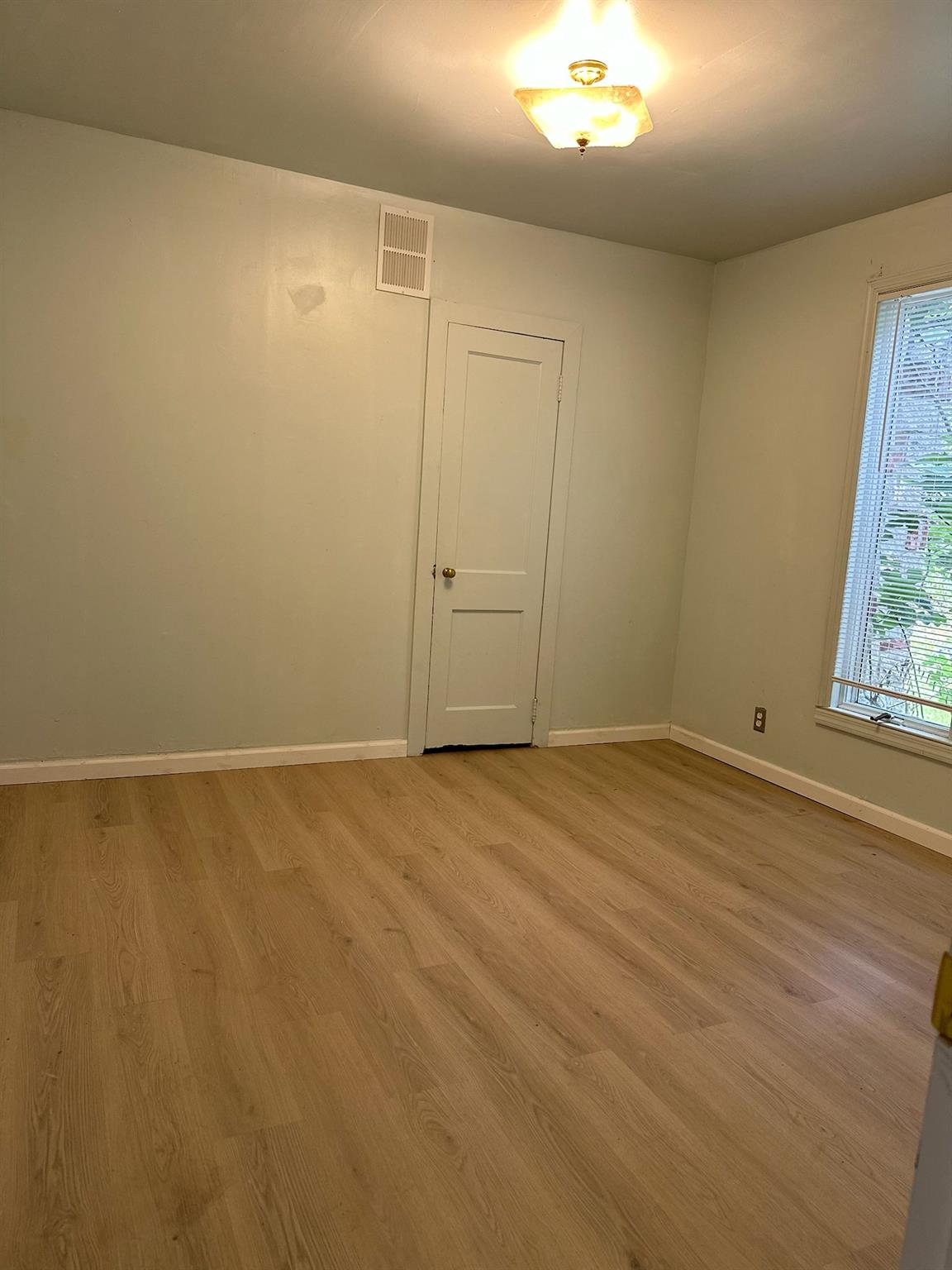 80 Newton Boulevard, Lake Ronkonkoma, NY 11779